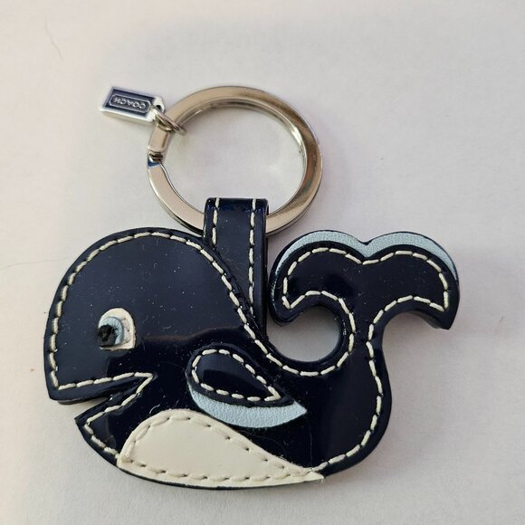 NEW COACH 92500 Navy Patent Leather Whale Marine Mammal Key chain Keyring FOB - Picture 1 of 2